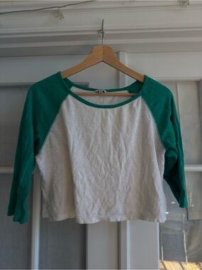 Heritage 1981 White and Green Raglan Crop Top
